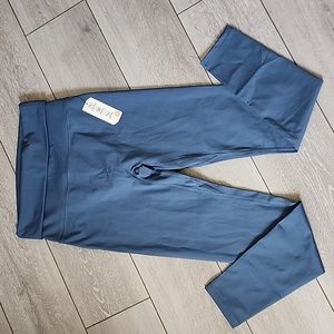 NWT Active Queens seamless foldable waist leggings